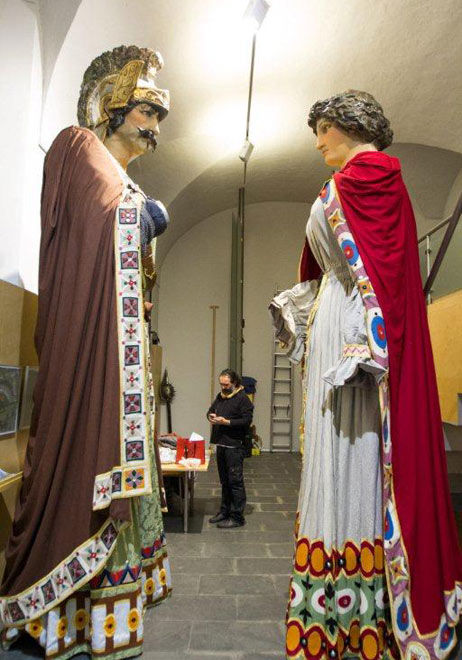 Els Gegants d'Olot a punt pels 125 anys!