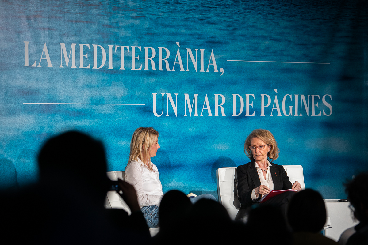 "Nosaltres, els mites", amb Andrea Marcolongo i la consellera Mariàngela Vilallonga. Foto: Martí Albesa.