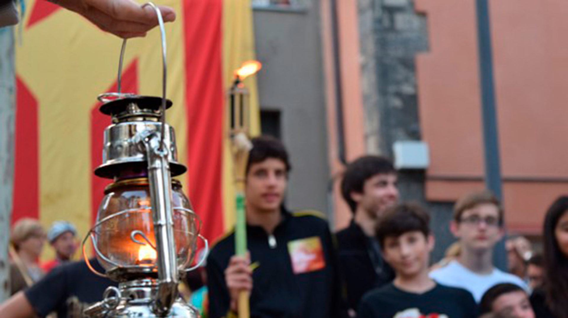 Arribada de la Flama del Canigó i taller de fanalets