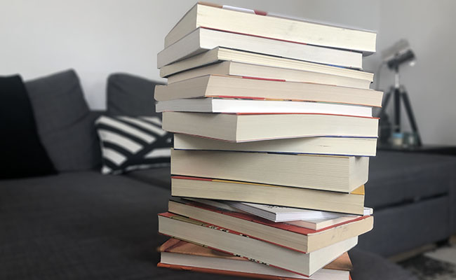 Més de 5.000 títols de la Biblioteca Marià Vayreda estan repartits en cases d'Olot i la Garrotxa.