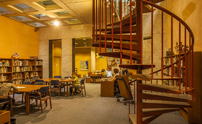 Sala infantil de la Biblioteca Marià Vayreda.