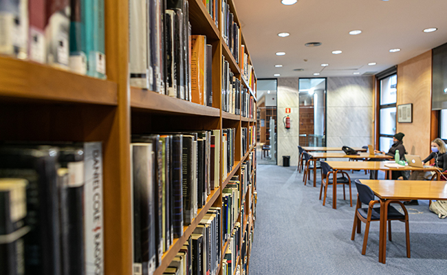 biblioteca Marià Vayreda d'Olot.