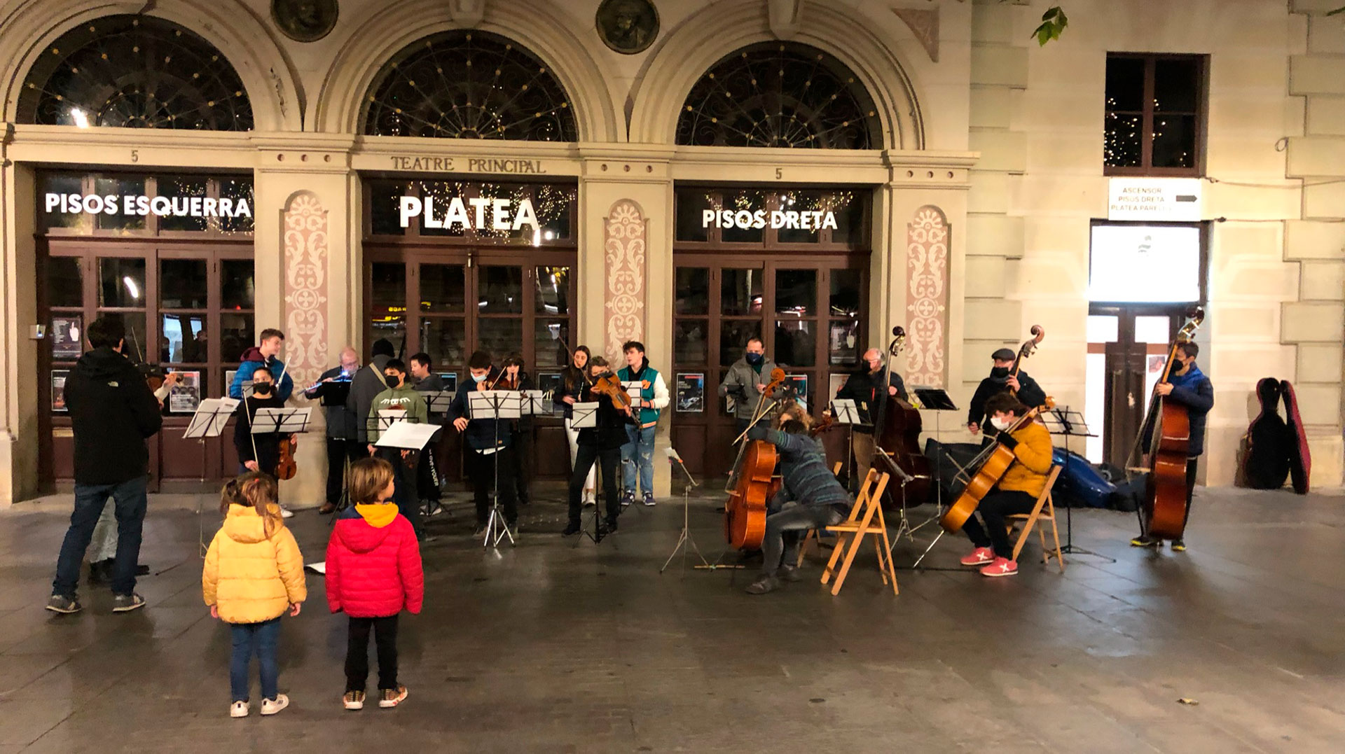 Concert de Nadal pels carrer d’Olot