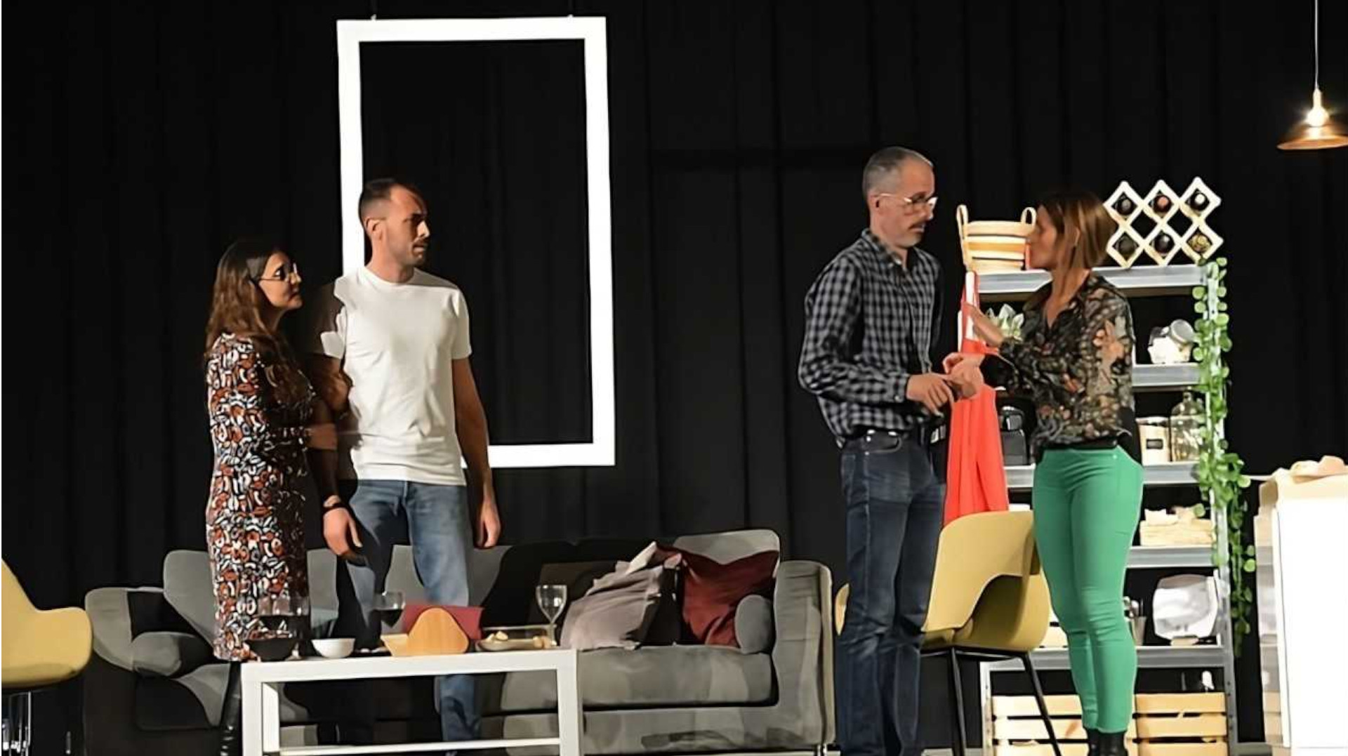 Sota la catifa, de WC teatre