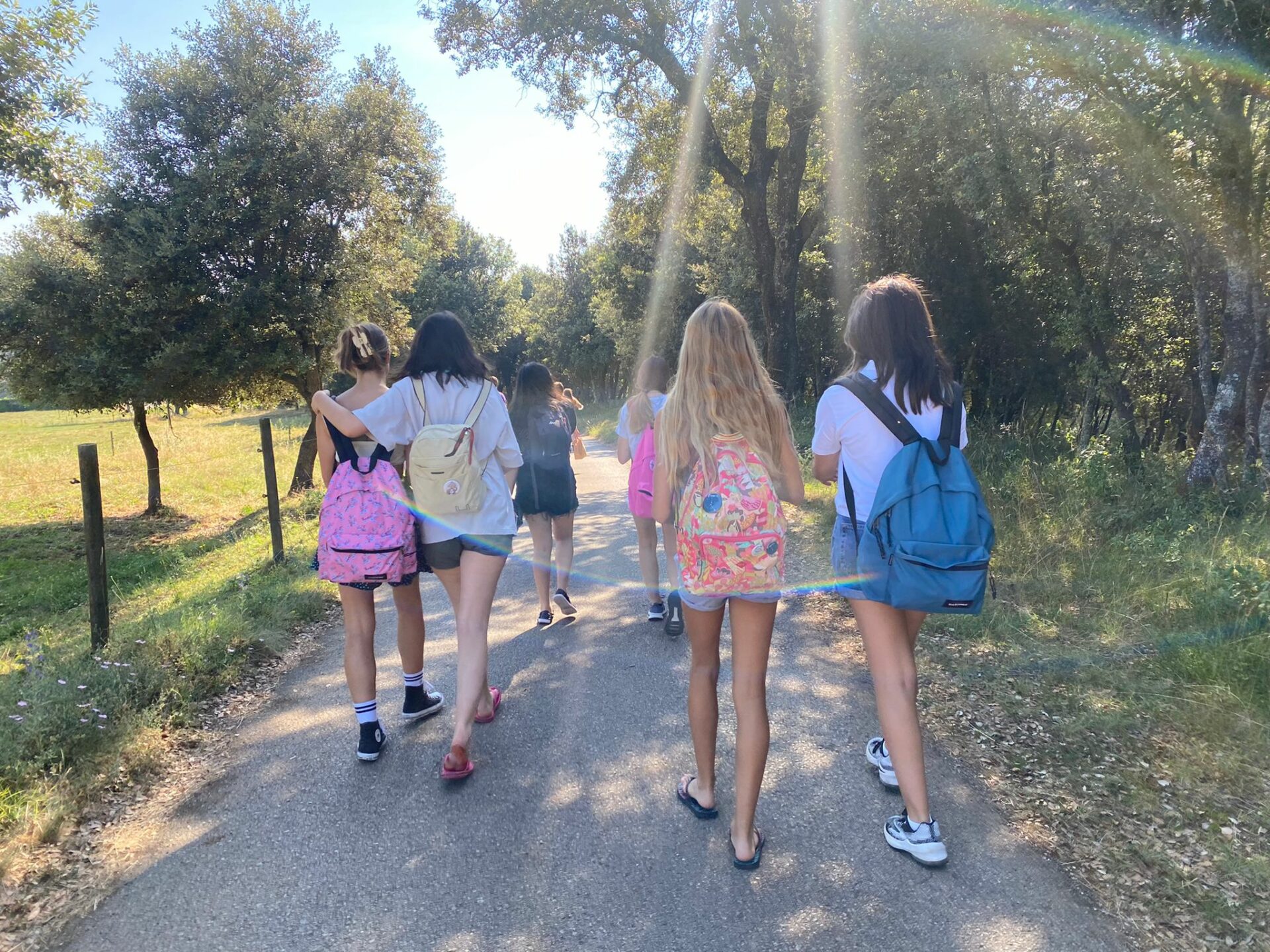 Arriba la Guia Activa l’Estiu 2024 amb una gran varietat de propostes lúdiques, educatives, culturals i esportives per a infants i joves d’Olot i la comarca