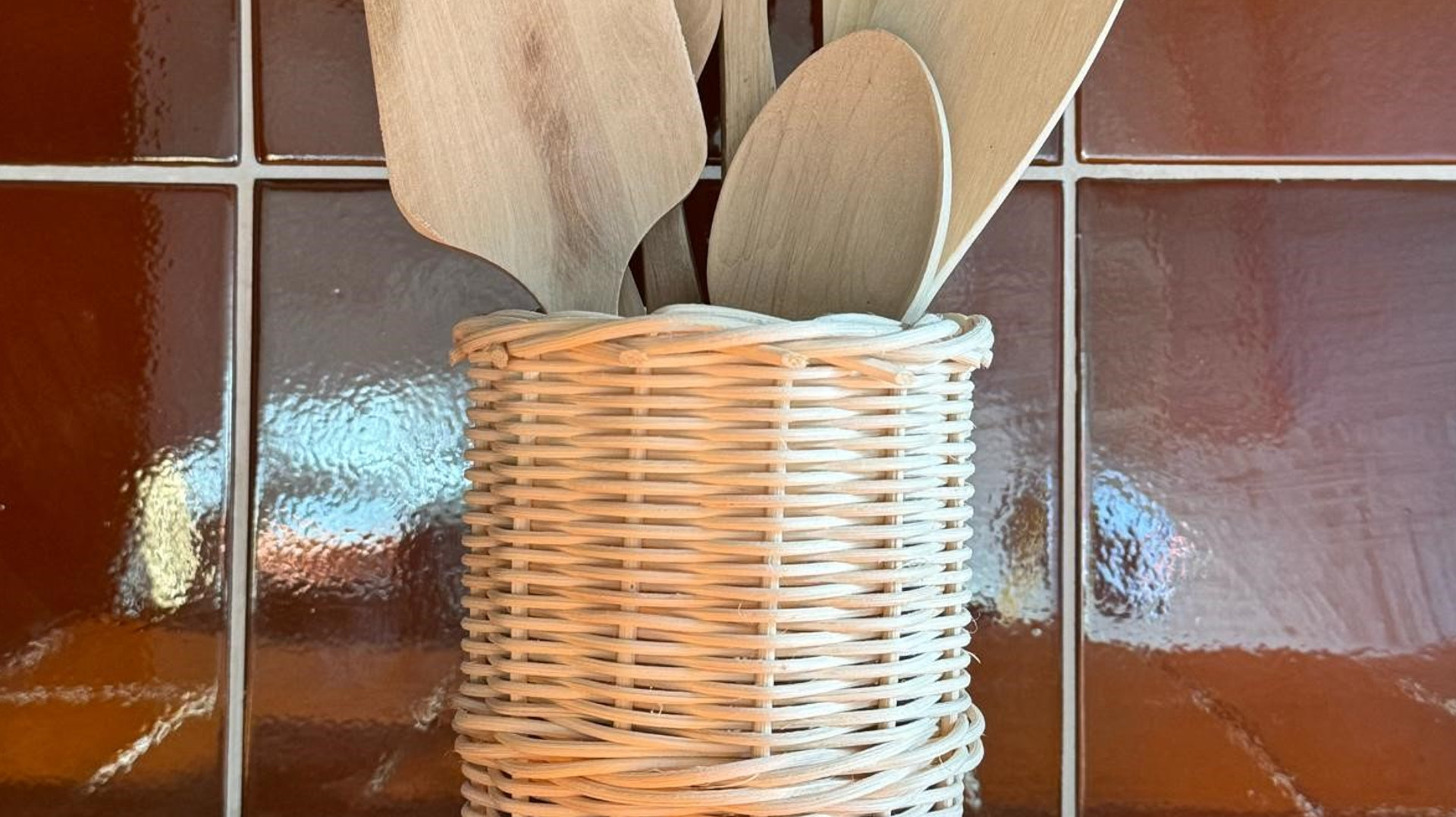 Taller de cistelleria: vestir un pot