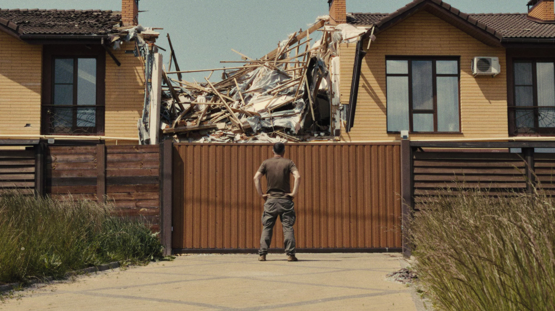 Olot.doc – Porcelain War