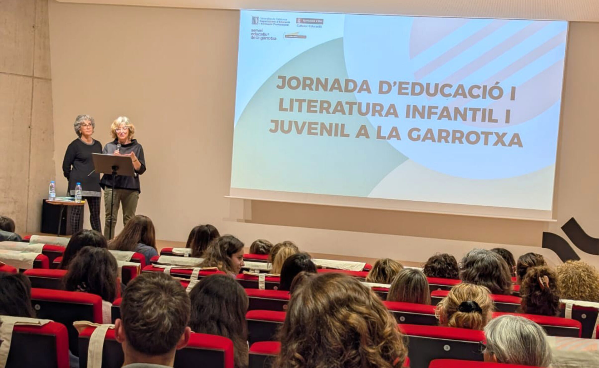 El contes de tota la vida al centre de la Jornada d’educació i literatura infantil i juvenil a la Garrotxa