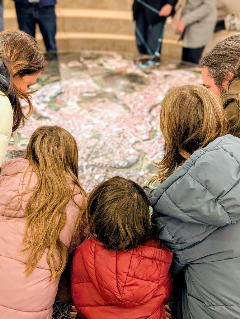 REPENSEM OLOT DE LA MA DELS INFANTS (6)